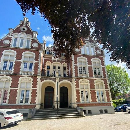 Krisko Parking Prive Et Clos Armentieres Bagian luar foto
