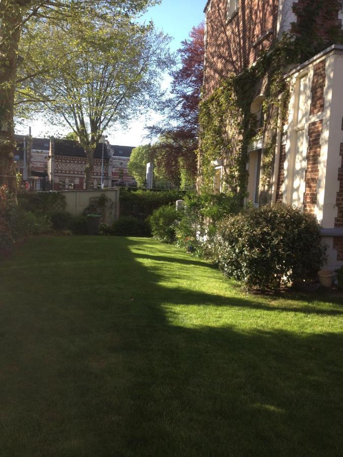Krisko Parking Prive Et Clos Armentieres Bagian luar foto