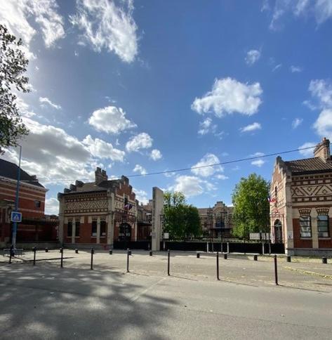 Krisko Parking Prive Et Clos Armentieres Bagian luar foto