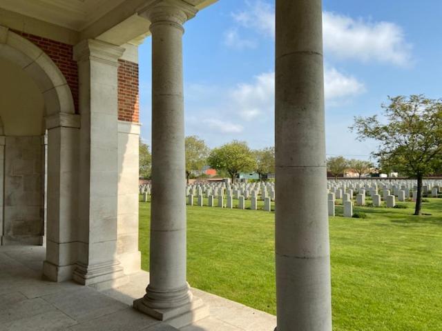 Krisko Parking Prive Et Clos Armentieres Bagian luar foto